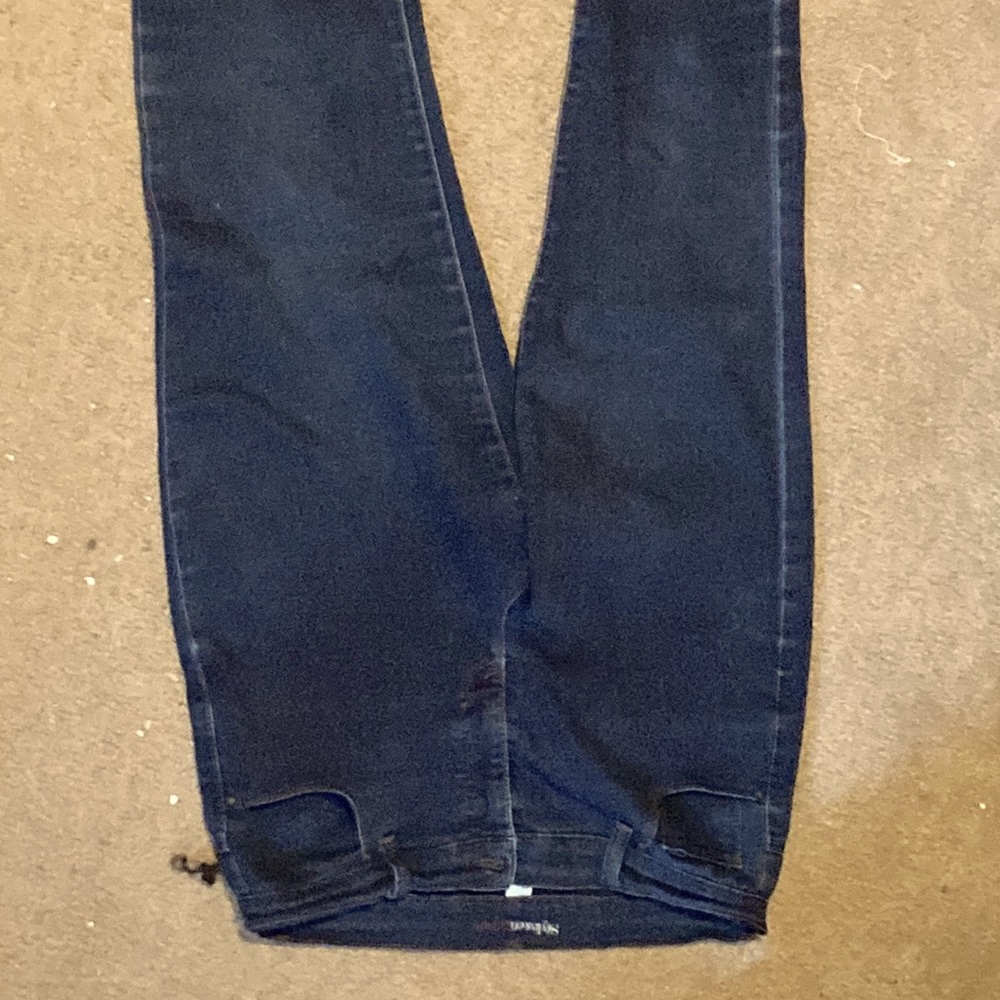 This is a dark blue capri jeans. They are also belle bottom